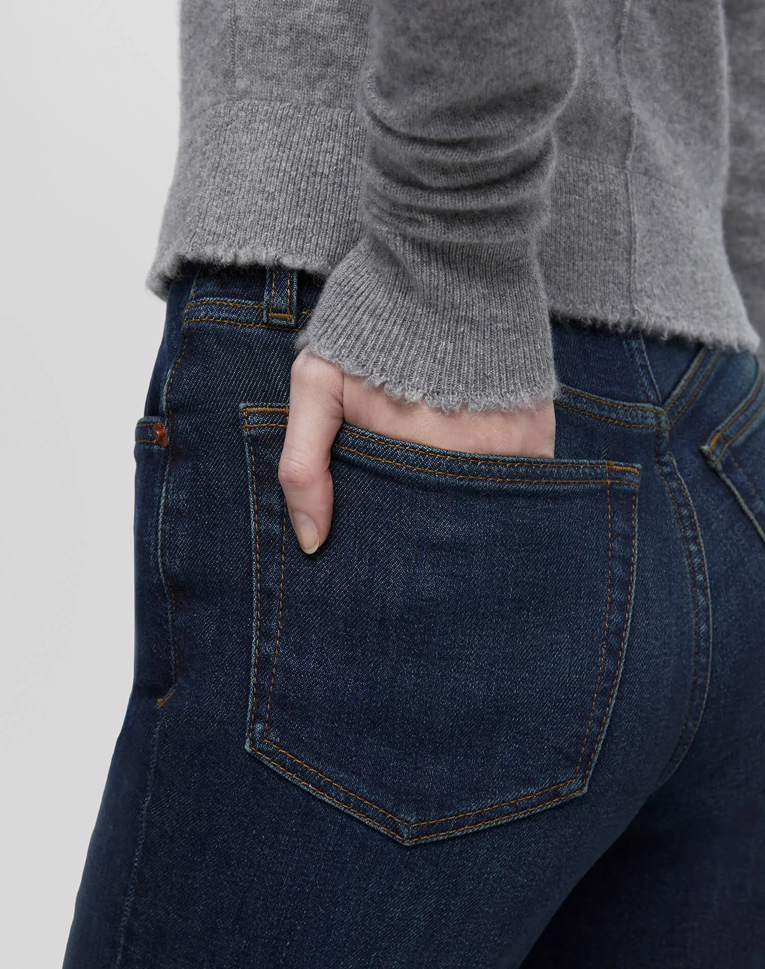 Cashmere Crewneck Cardigan - Grey Heather sold by Re/Done product image thumbnail 5