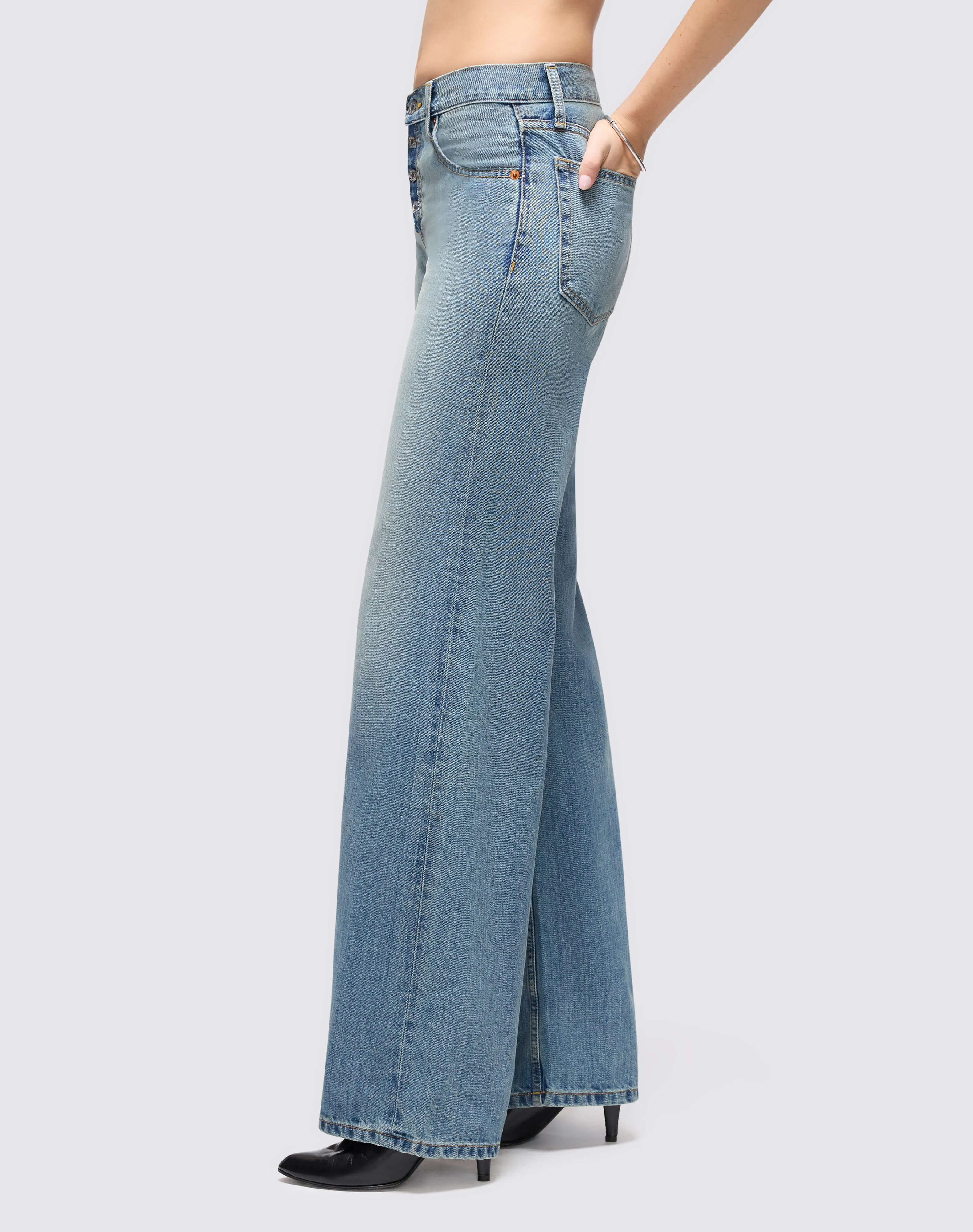 Mid Rise Wide Leg - Authentica Indigo sold by Re/Done product image thumbnail 3