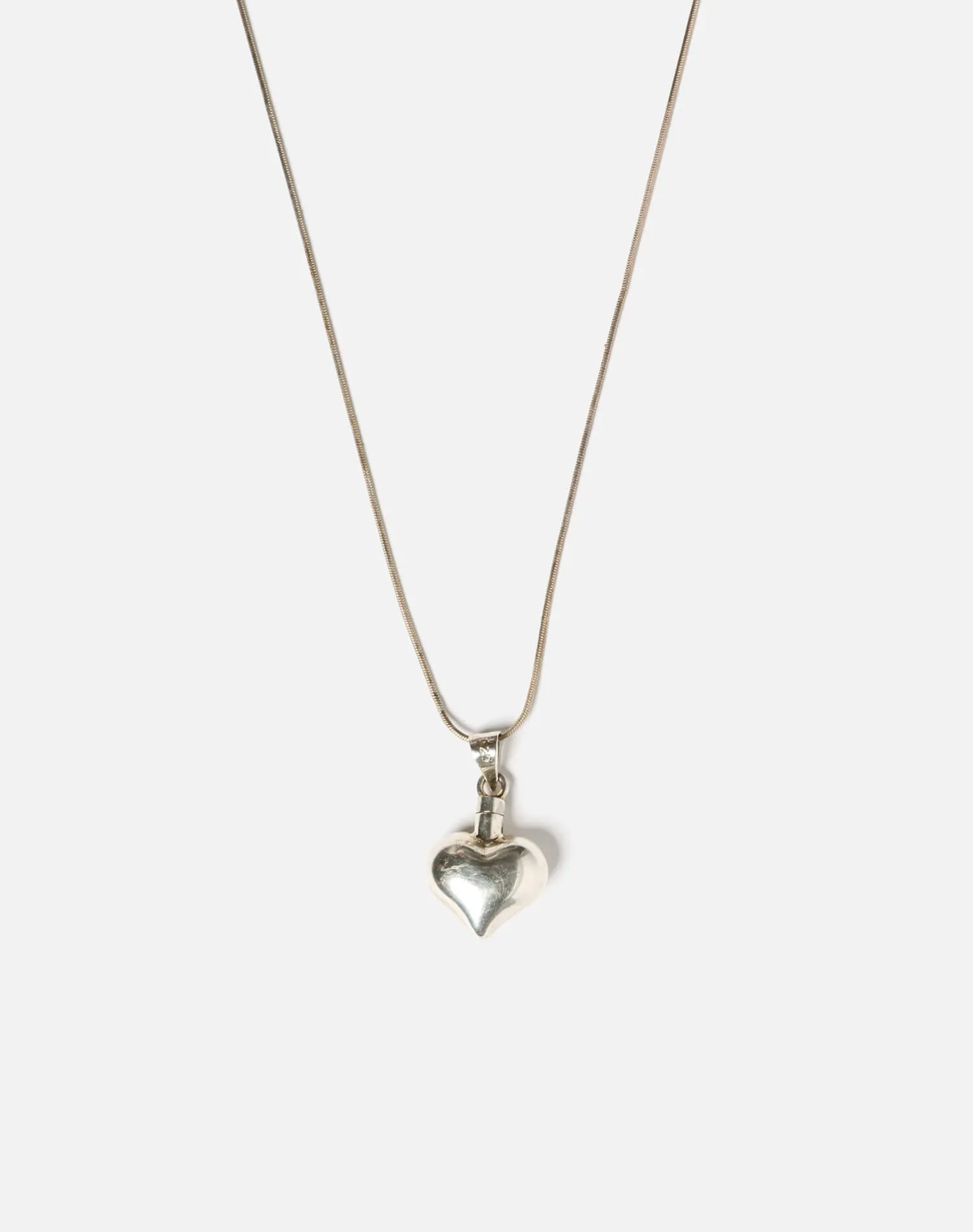 90s Small Puffy Heart Necklace -#1044 sold by Re/Done