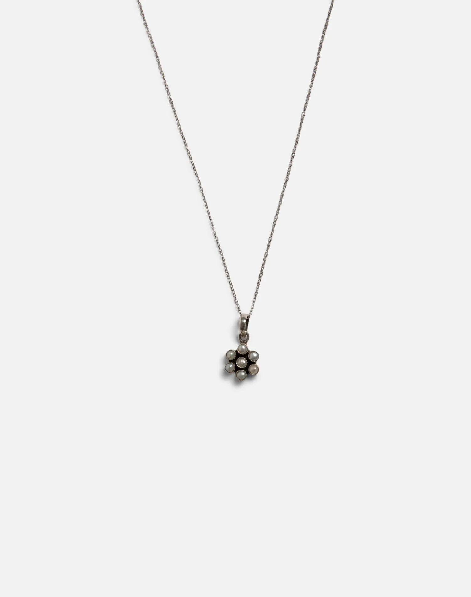 90s Sterling Flower Pendant -#1357 sold by Re/Done product image thumbnail 2