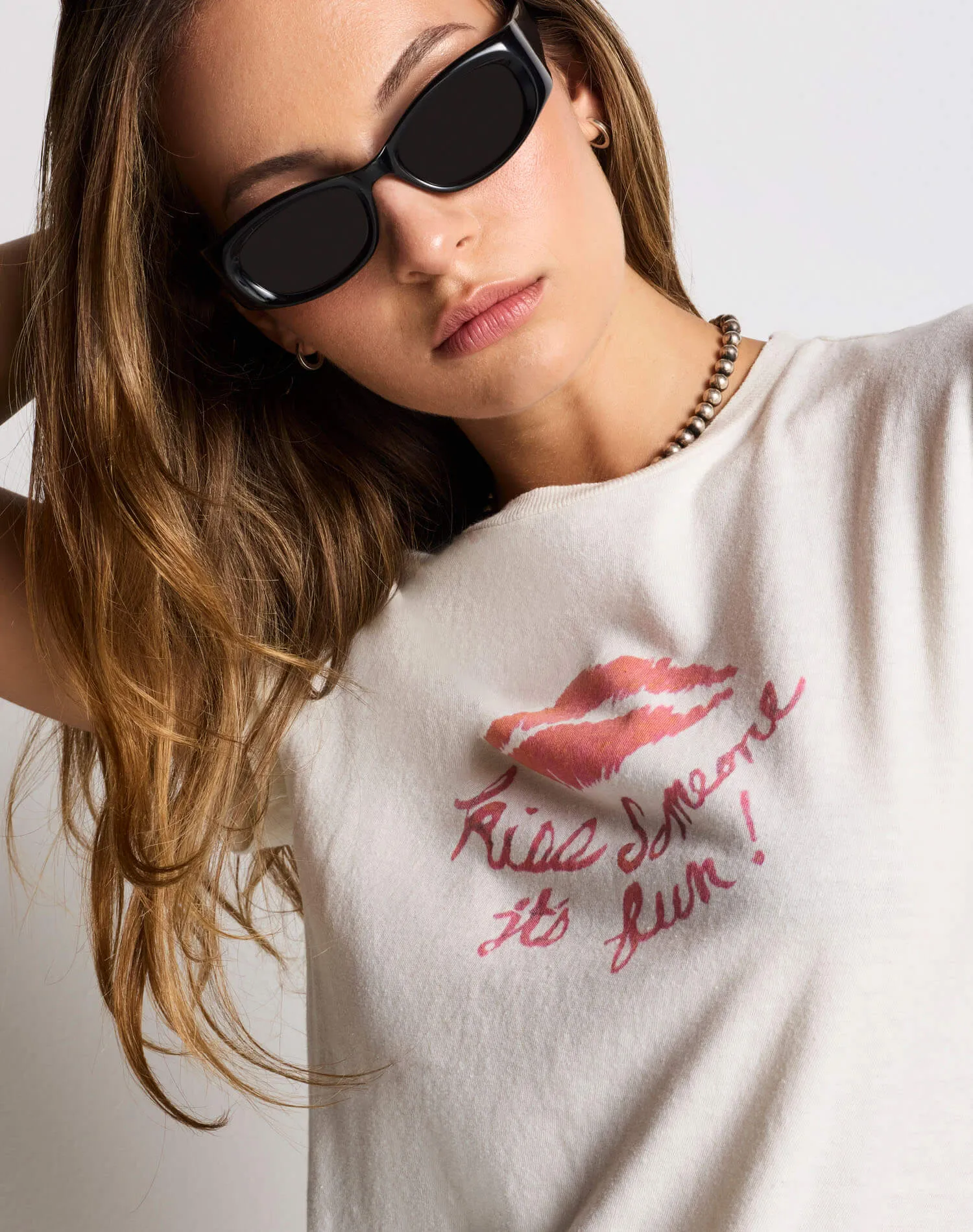 Classic Tee Kiss Someone - Vintage White sold by Re/Done product image thumbnail 4