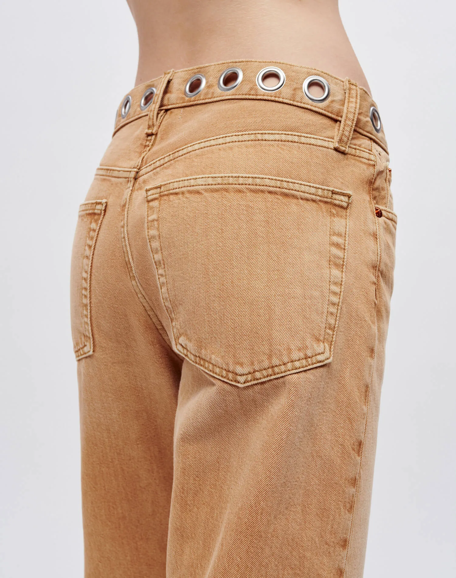 Loose Crop - Grommet Desert Sand sold by Re/Done product image thumbnail 5