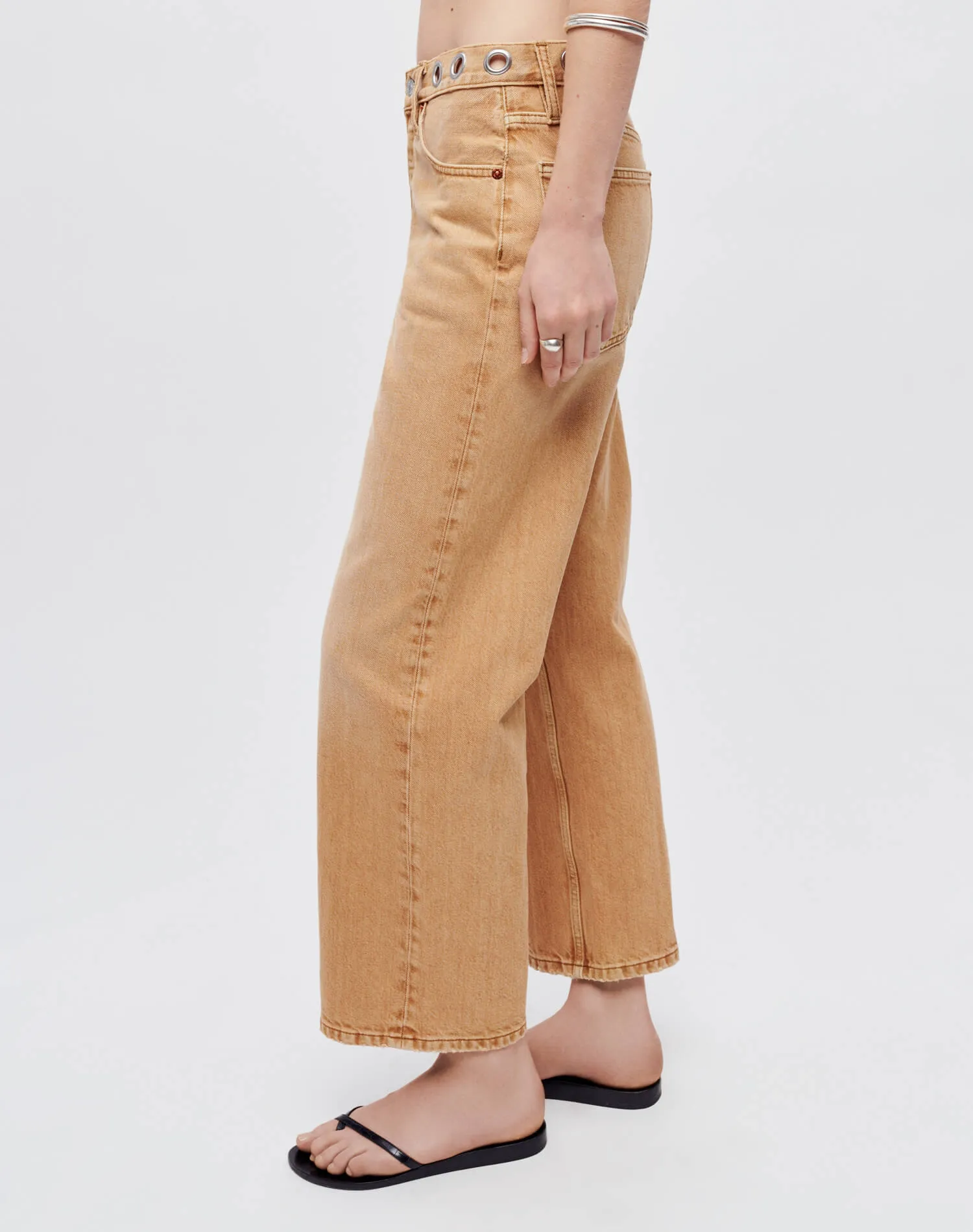 Loose Crop - Grommet Desert Sand sold by Re/Done product image thumbnail 3