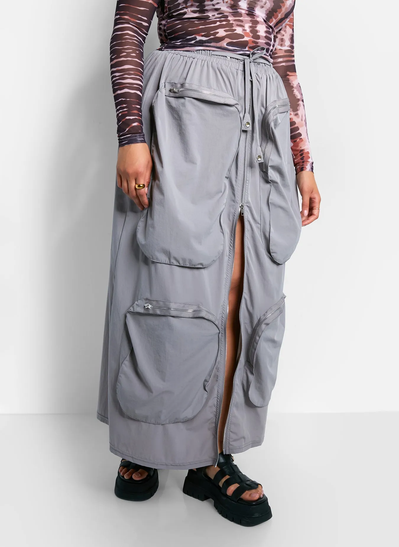 ★MAINBOOTH★Run-up Nylon Skirt(LIGHT GRAY)★正規品/直送料込 Harley Nylon Cargo Maxi A Line Skirt - Light Gray | Parallel