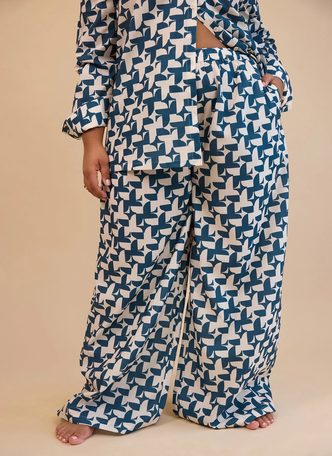 Quinta Abstract Print Wide Leg Pants W. Pockets sold by Rebdolls product image thumbnail 4
