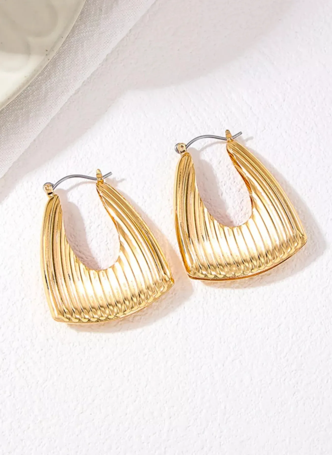 18K Gold-Plated Alloy Ribbed Triangular Hoop Earrings sold by Rebdolls product image thumbnail 3