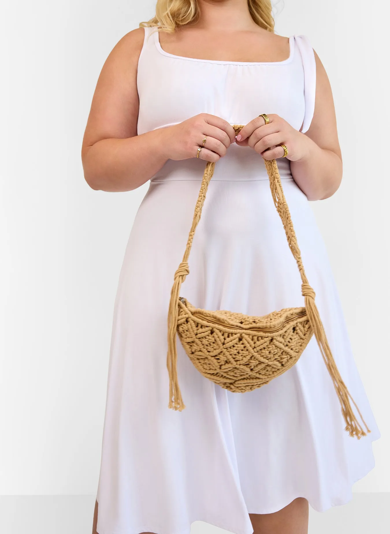 Woven Straw Sling Bag sold by Rebdolls product image thumbnail 3