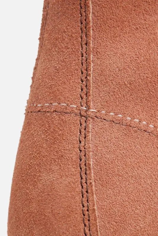 Classic Moc Toe Boots 8208 - Rose Abilene sold by Red Wing Shoes product image thumbnail 4