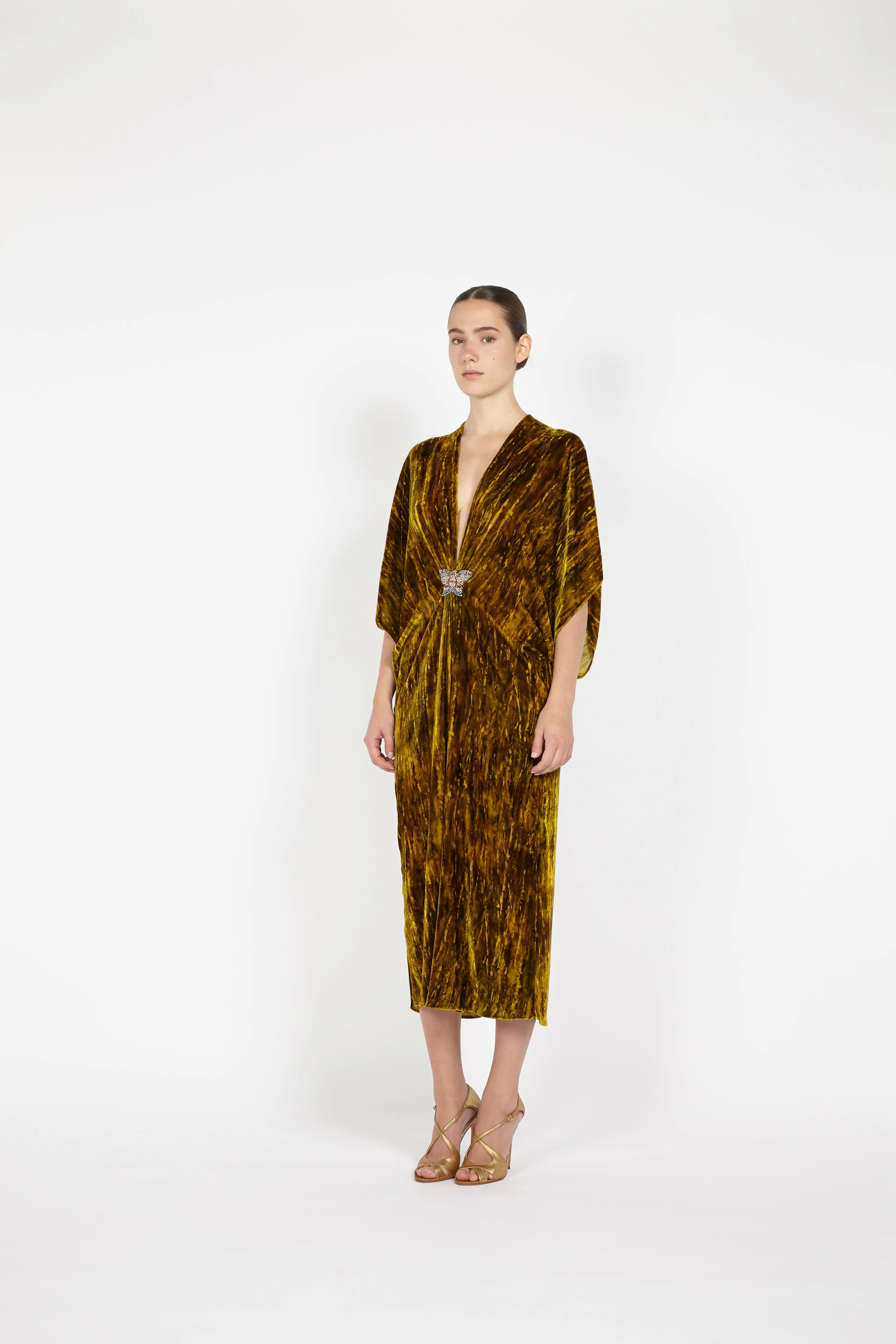 V-NECK MIDI VELVET KAFTAN W/ EMBROIDERED DETAIL sold by Reem Acra product image thumbnail 4