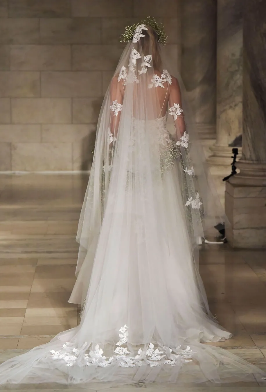 Sincere sold by Reem Acra product image thumbnail 2