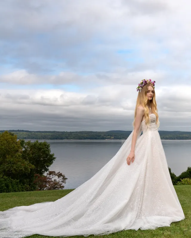 Sunshine sold by Reem Acra