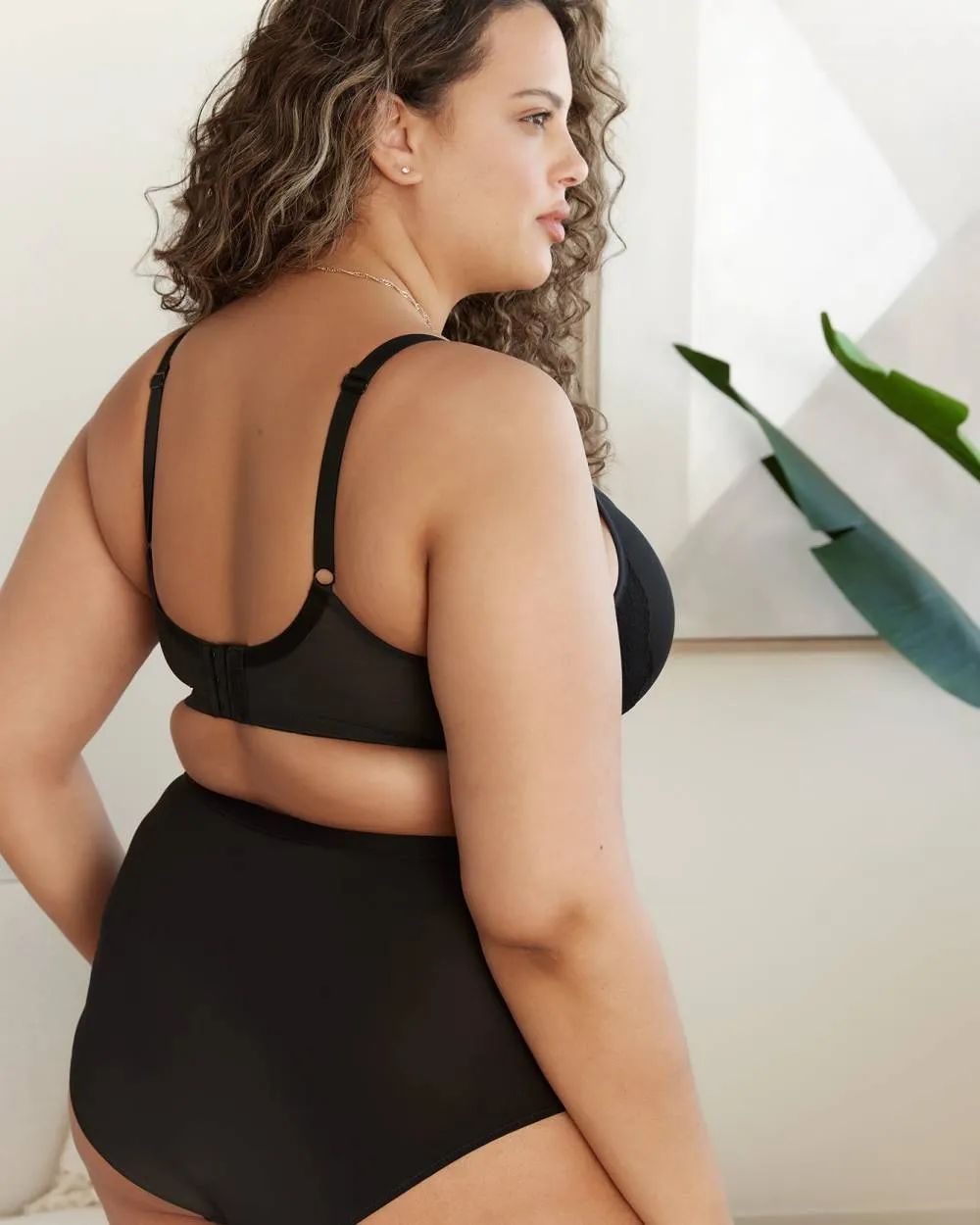 Mesh Spacer Bra With Lace Details - Déesse Collection sold by Reitmans product image thumbnail 2