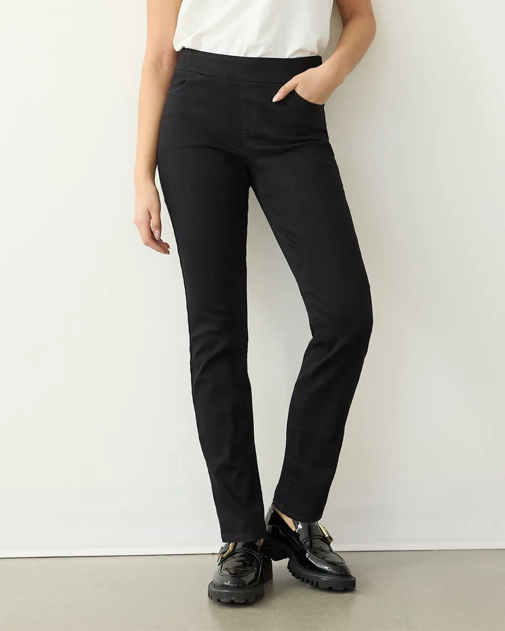 Straight-Leg Mid-Rise Jean - The Comfort - Petite sold by Reitmans