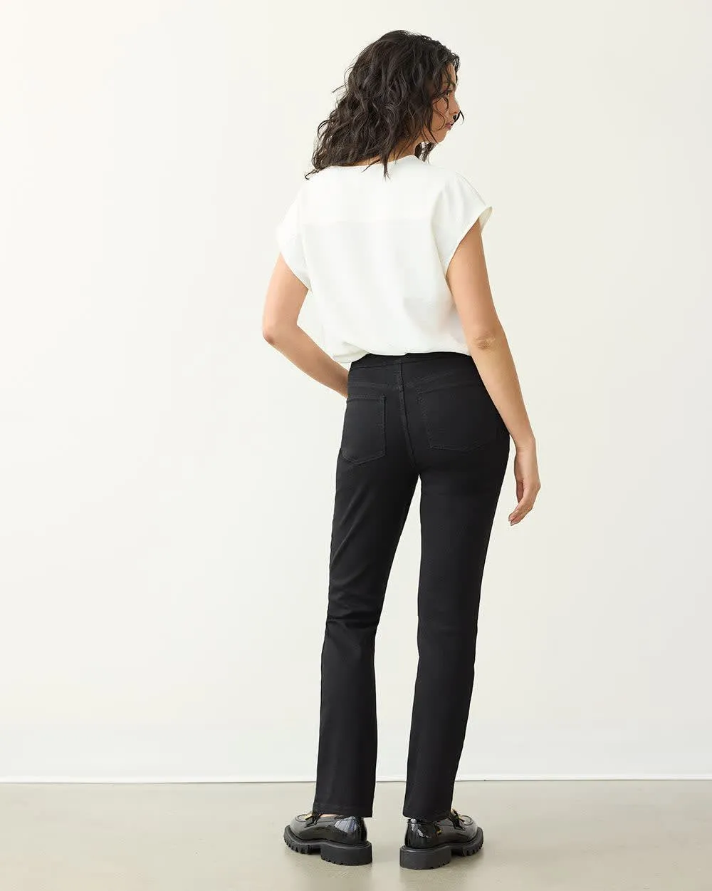 Straight-Leg Mid-Rise Jean - The Comfort - Petite sold by Reitmans product image thumbnail 2
