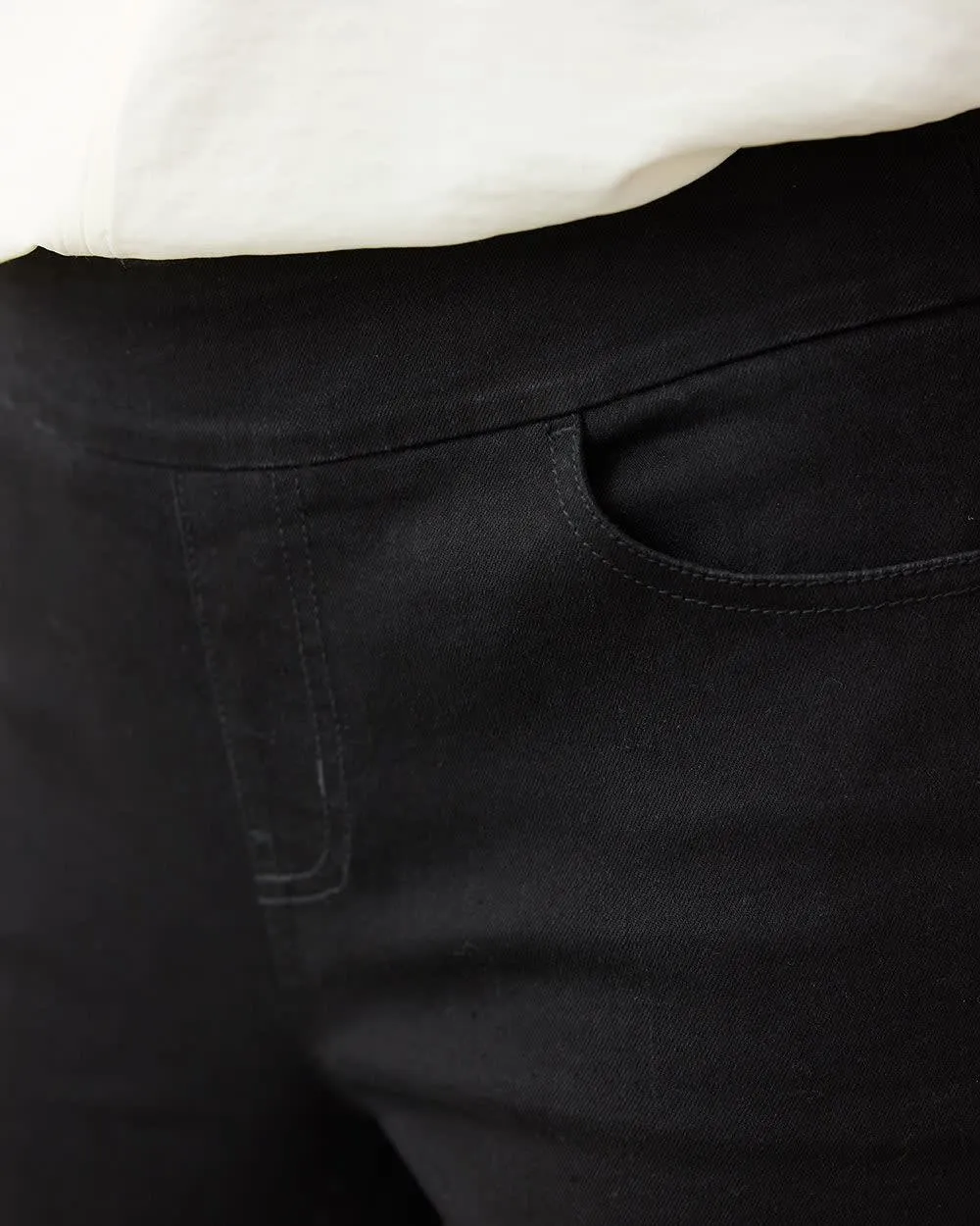 Straight-Leg Mid-Rise Jean - The Comfort - Petite sold by Reitmans product image thumbnail 5