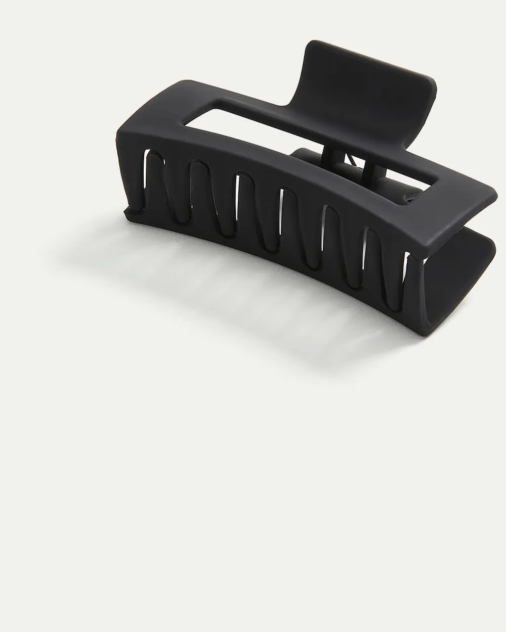 Large Matte Claw Hairclip sold by Reitmans