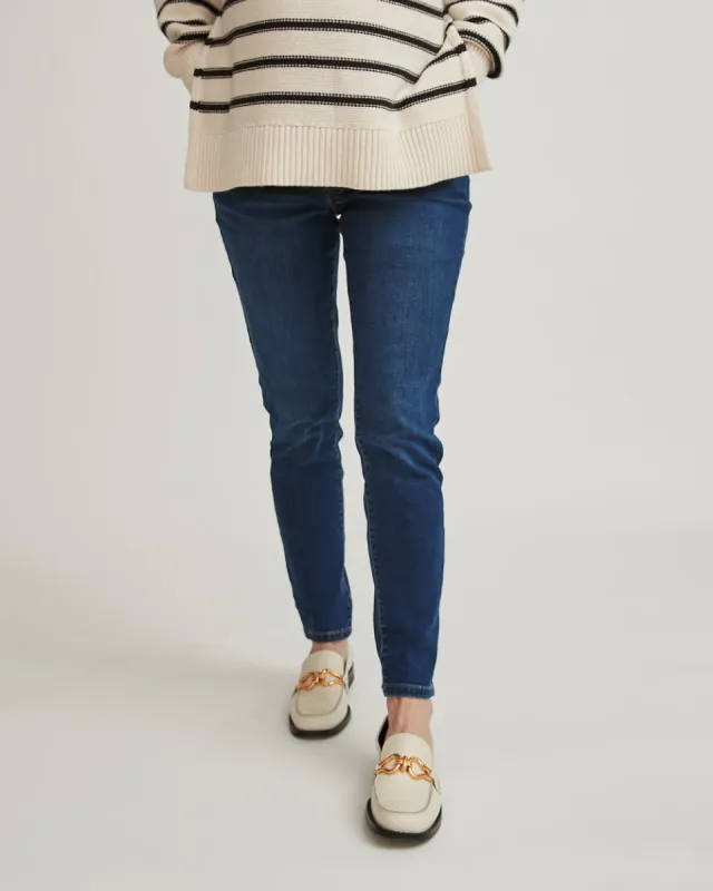 Medium Wash Natalie Jegging - Thyme Maternity sold by Reitmans