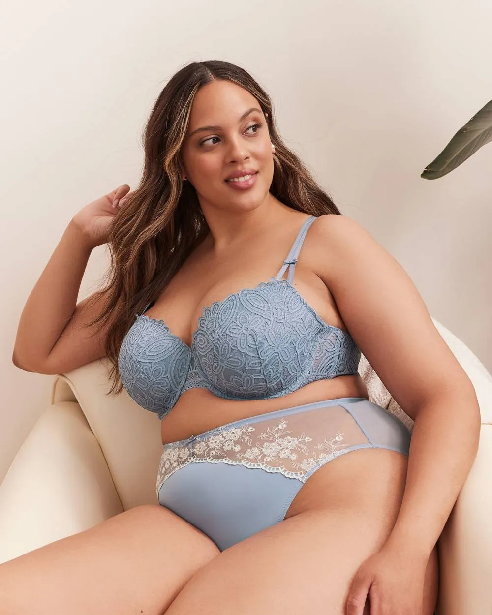 All-Lace Underwire Balconnette Bra with Double Straps - Déesse Collection sold by Reitmans product image thumbnail 4