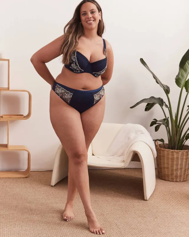 Microfibre Thong with Lace Embroidery and Mesh Back - Déesse Collection sold by Reitmans