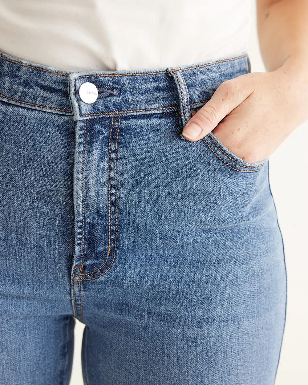 Slim-Leg High-Rise Jean - The Vintage - Tall sold by Reitmans product image thumbnail 3