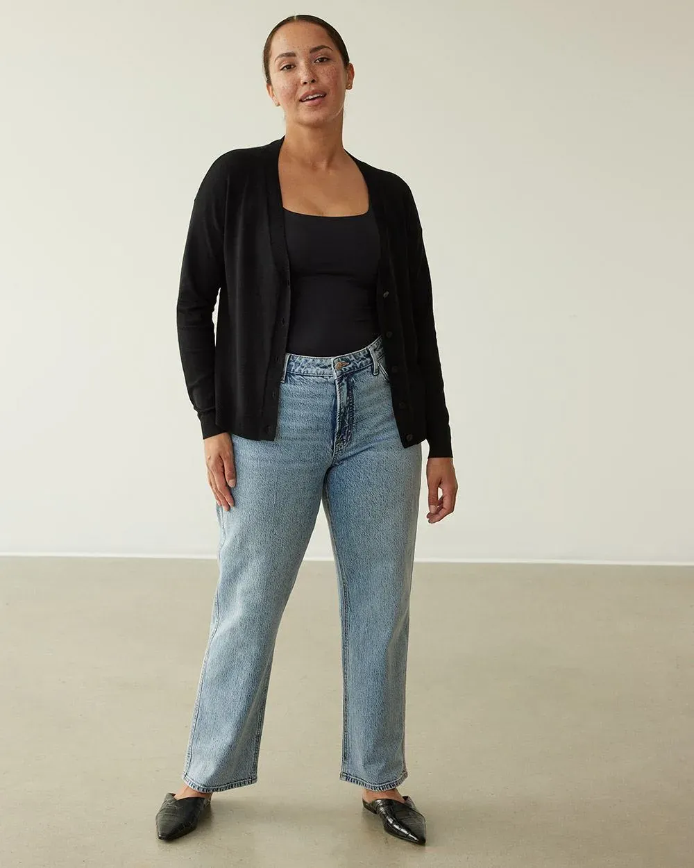 Straight-Leg High-Rise Jean - Curvy Fit sold by Reitmans product image thumbnail 5