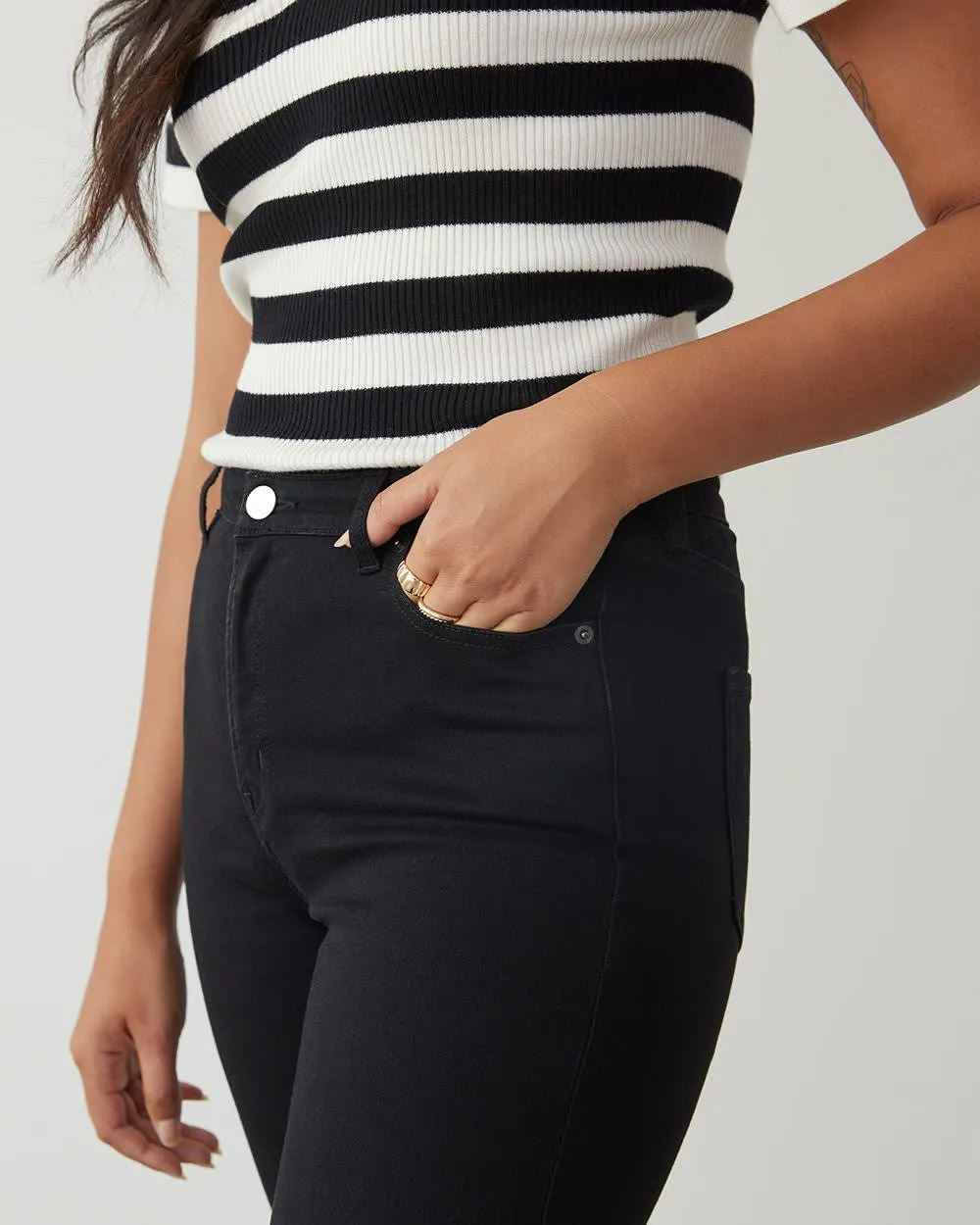 Boot-Leg Mid-Rise Jean - Tall sold by Reitmans product image thumbnail 3