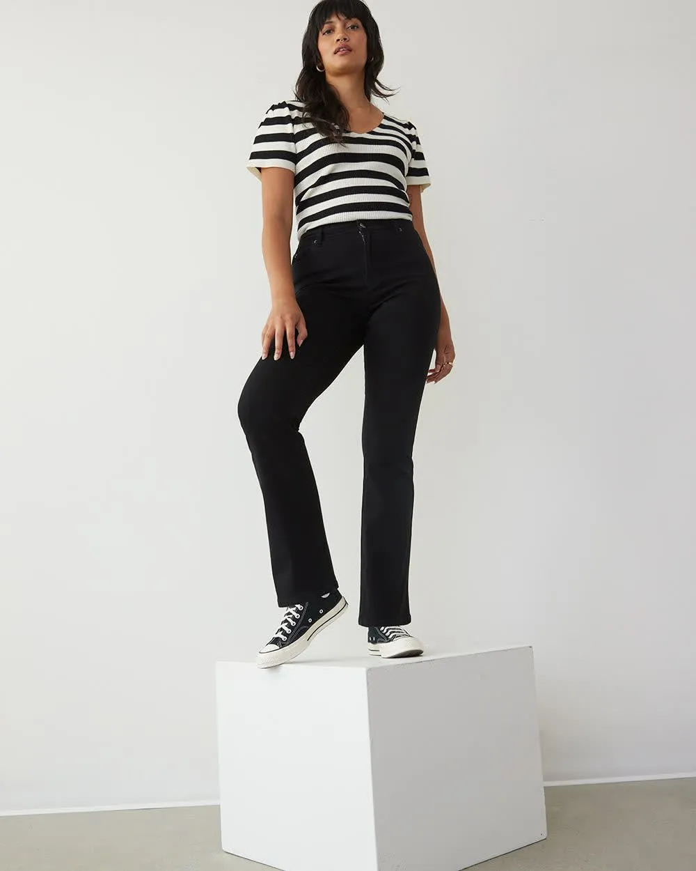 Boot-Leg Mid-Rise Jean - Tall sold by Reitmans product image thumbnail 4