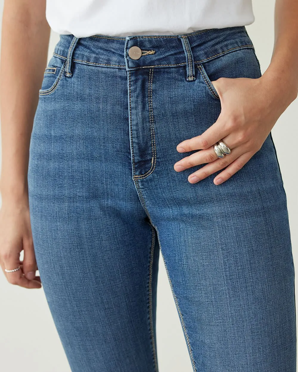 Skinny-Leg High-Rise Jean - The Signature (R) sold by Reitmans product image thumbnail 3