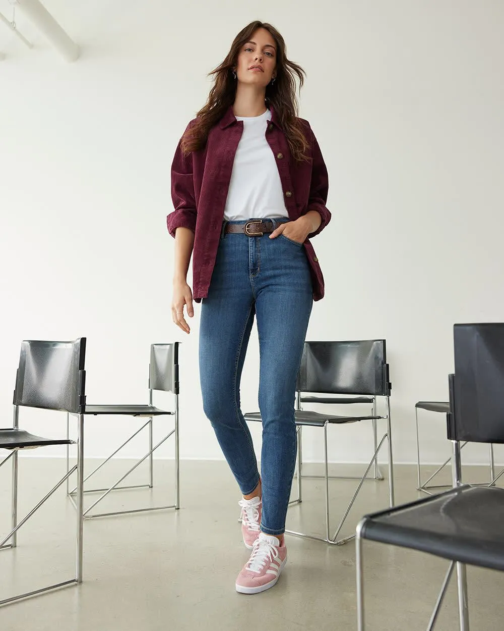 Skinny-Leg High-Rise Jean - The Signature (R) sold by Reitmans product image thumbnail 4