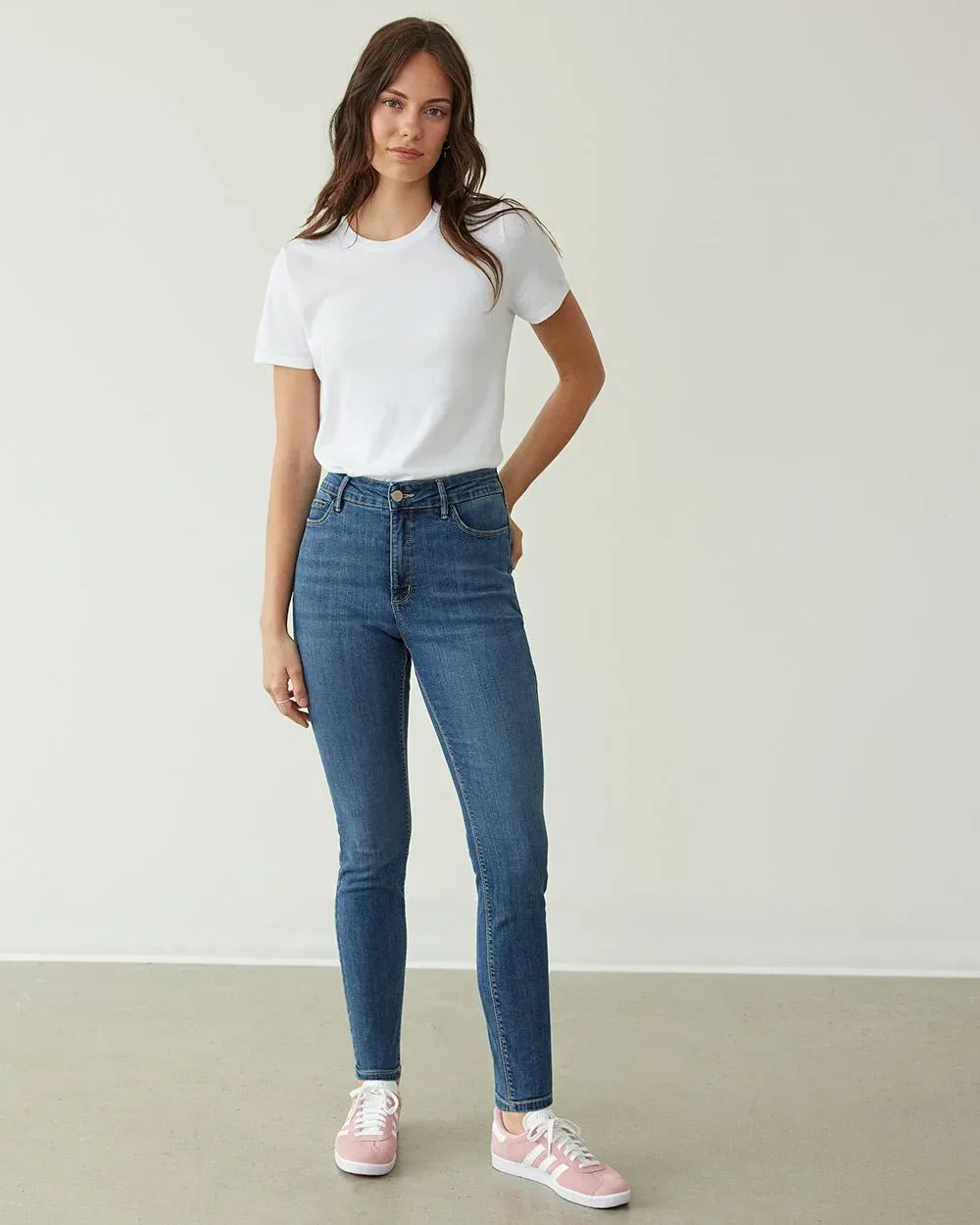 Skinny-Leg High-Rise Jean - The Signature (R) sold by Reitmans product image thumbnail 5