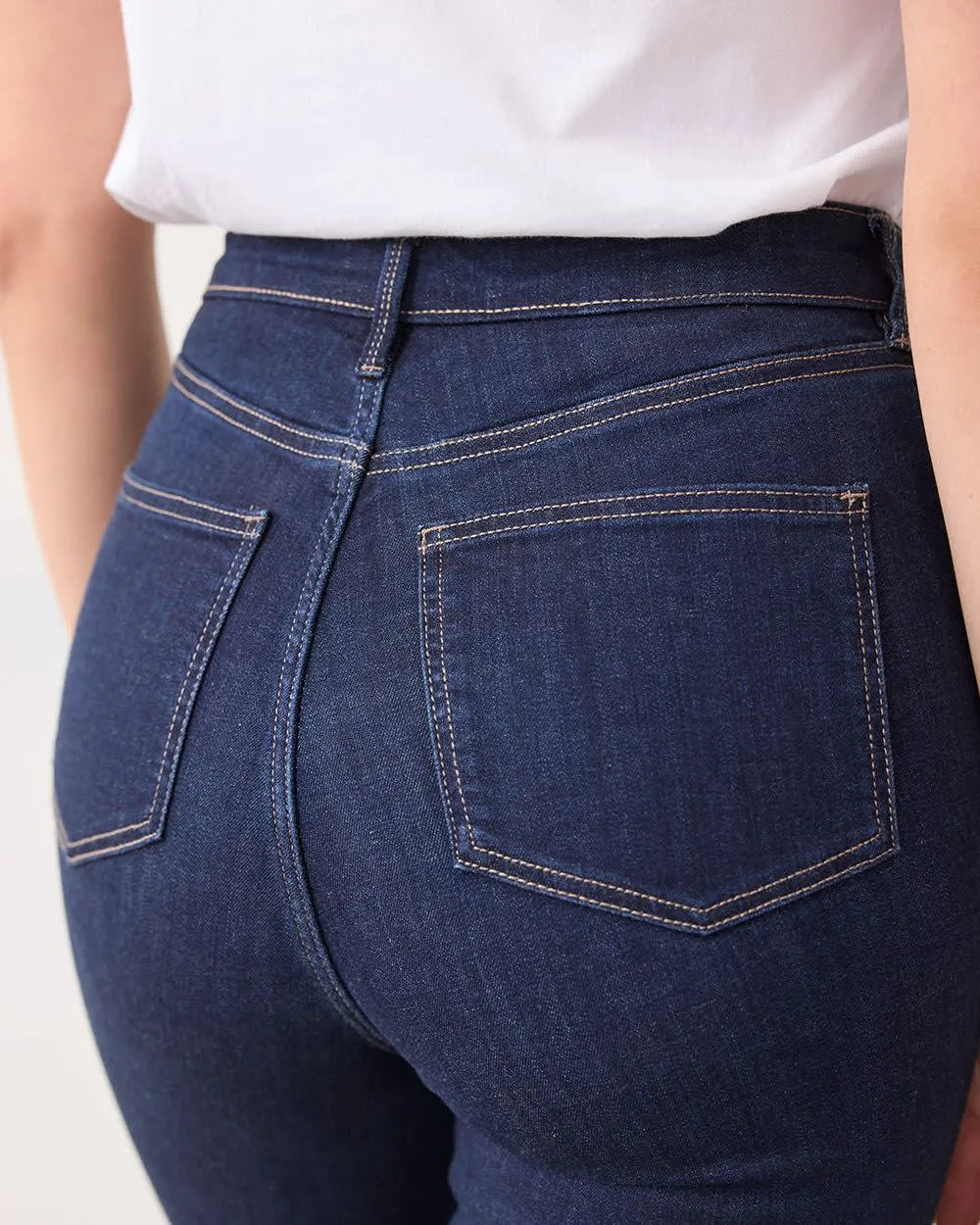 Skinny-Leg High-Rise Jean - The Signature (R) - Curvy Fit sold by Reitmans product image thumbnail 5
