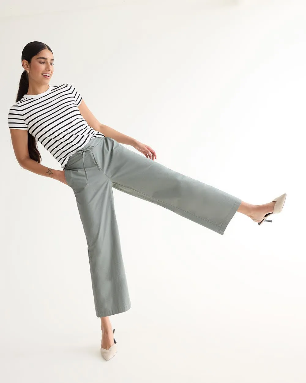 Wide-Leg Cropped High-Rise Poplin Pant sold by Reitmans product image thumbnail 3
