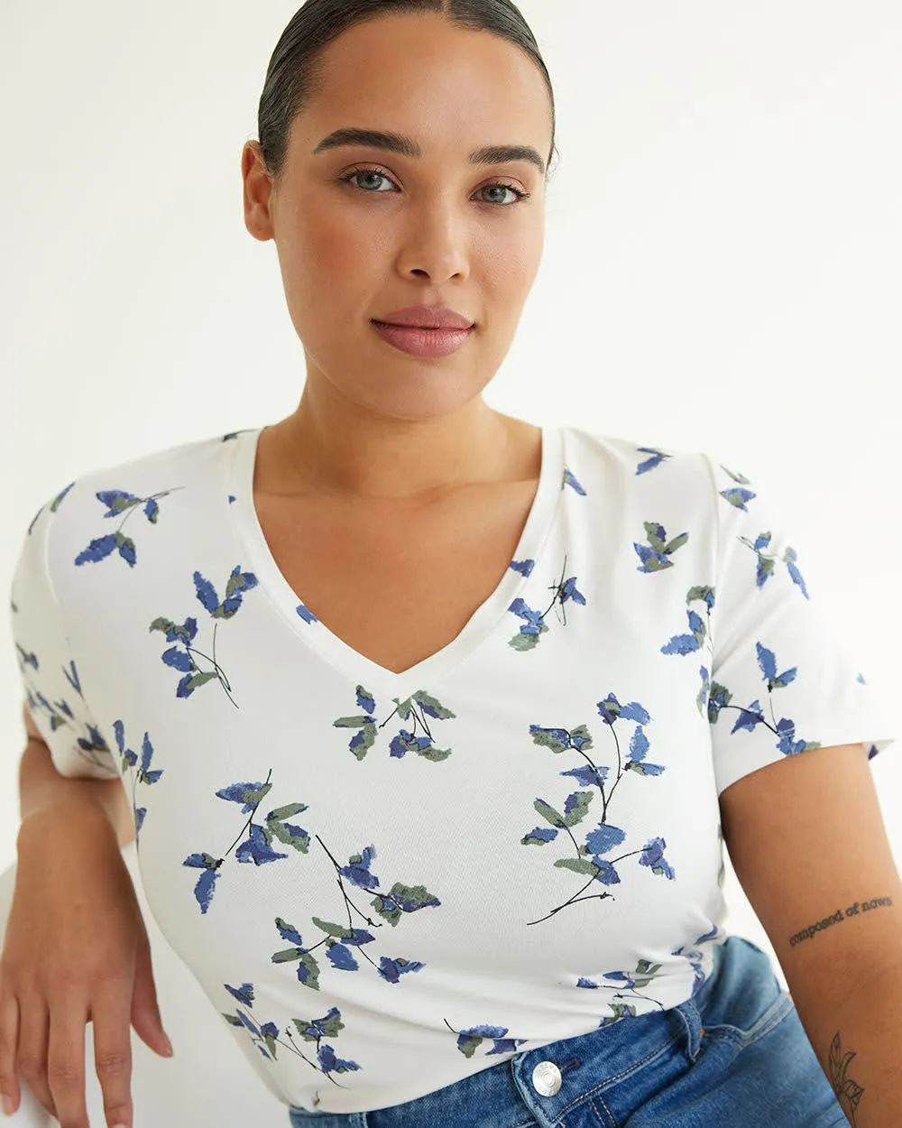 Short-Sleeve V-Neck Tee - R Essentials sold by Reitmans product image thumbnail 4