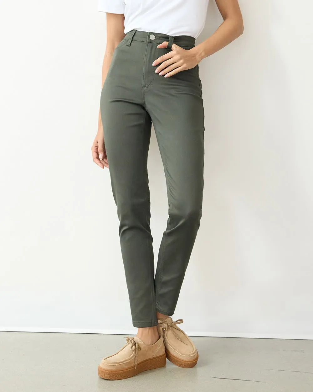 Skinny-Leg High-Rise Jean - The Signature (R) - Petite sold by Reitmans