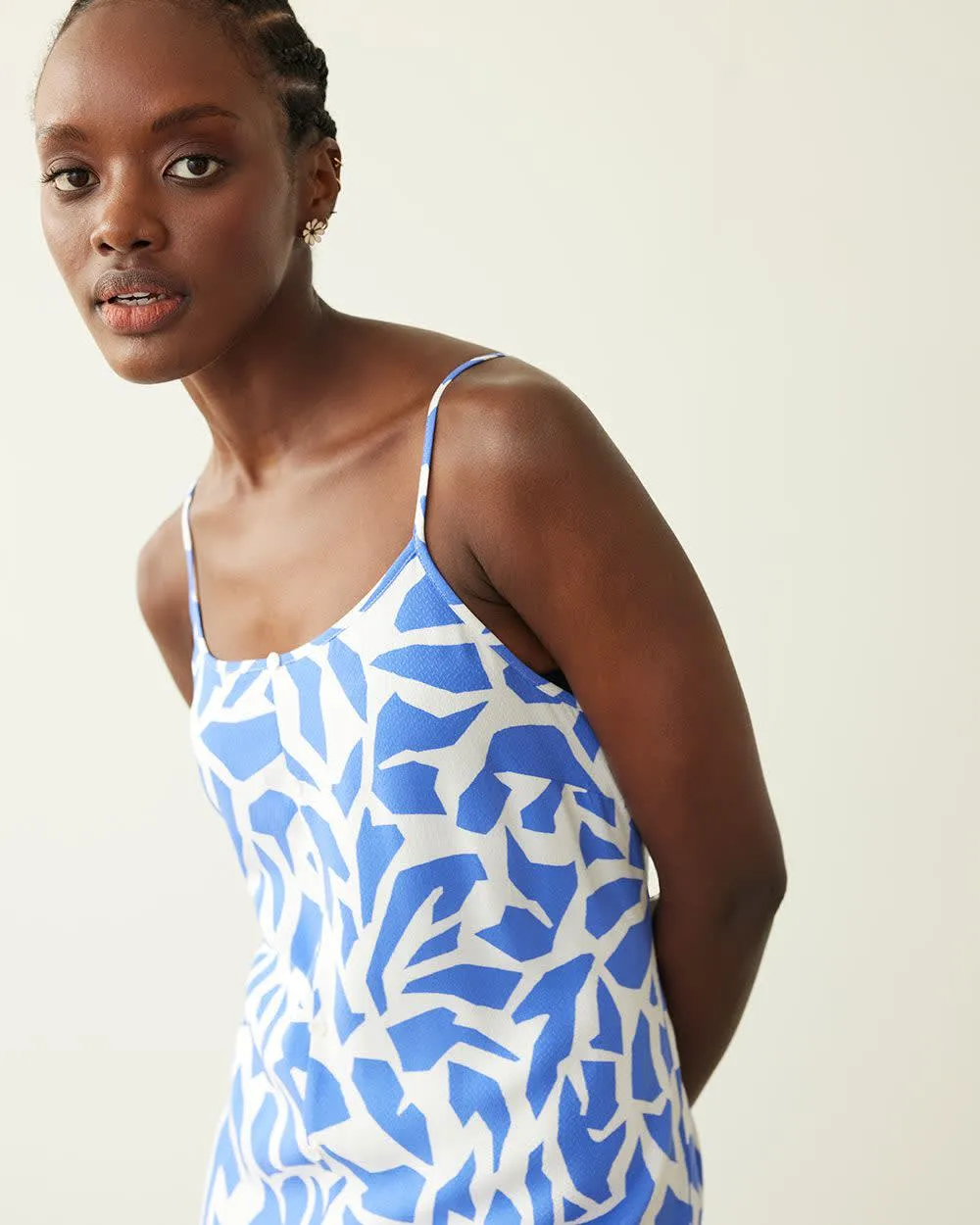 Sleeveless Shift Buttoned-Down Midi Dress sold by Reitmans product image thumbnail 3