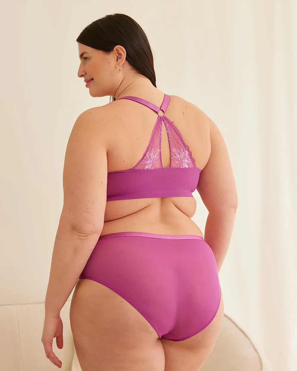 Plunge Bra with Front Closure, Racer Back and Lace - Déesse Collection sold by Reitmans product image thumbnail 2