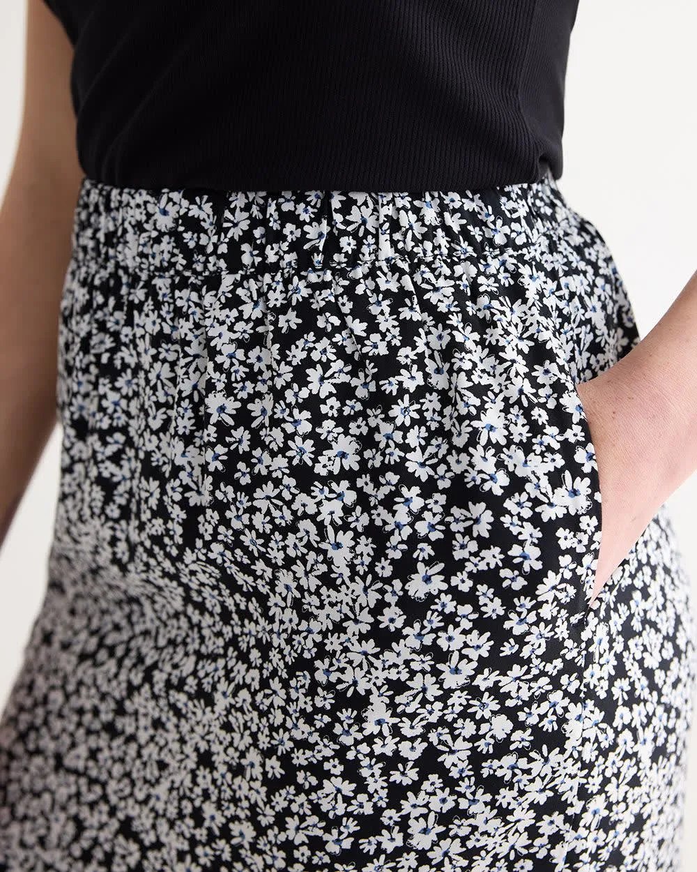 Pull-On Tiered Maxi Skirt sold by Reitmans product image thumbnail 5