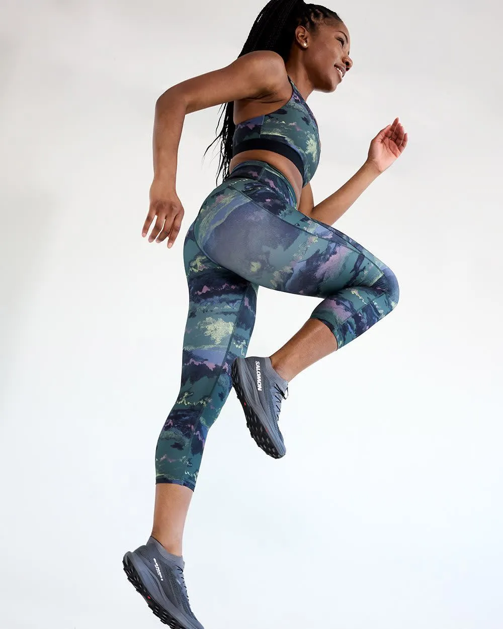 High-Rise Pulse Capri Legging with Pockets - Hyba sold by Reitmans product image thumbnail 3