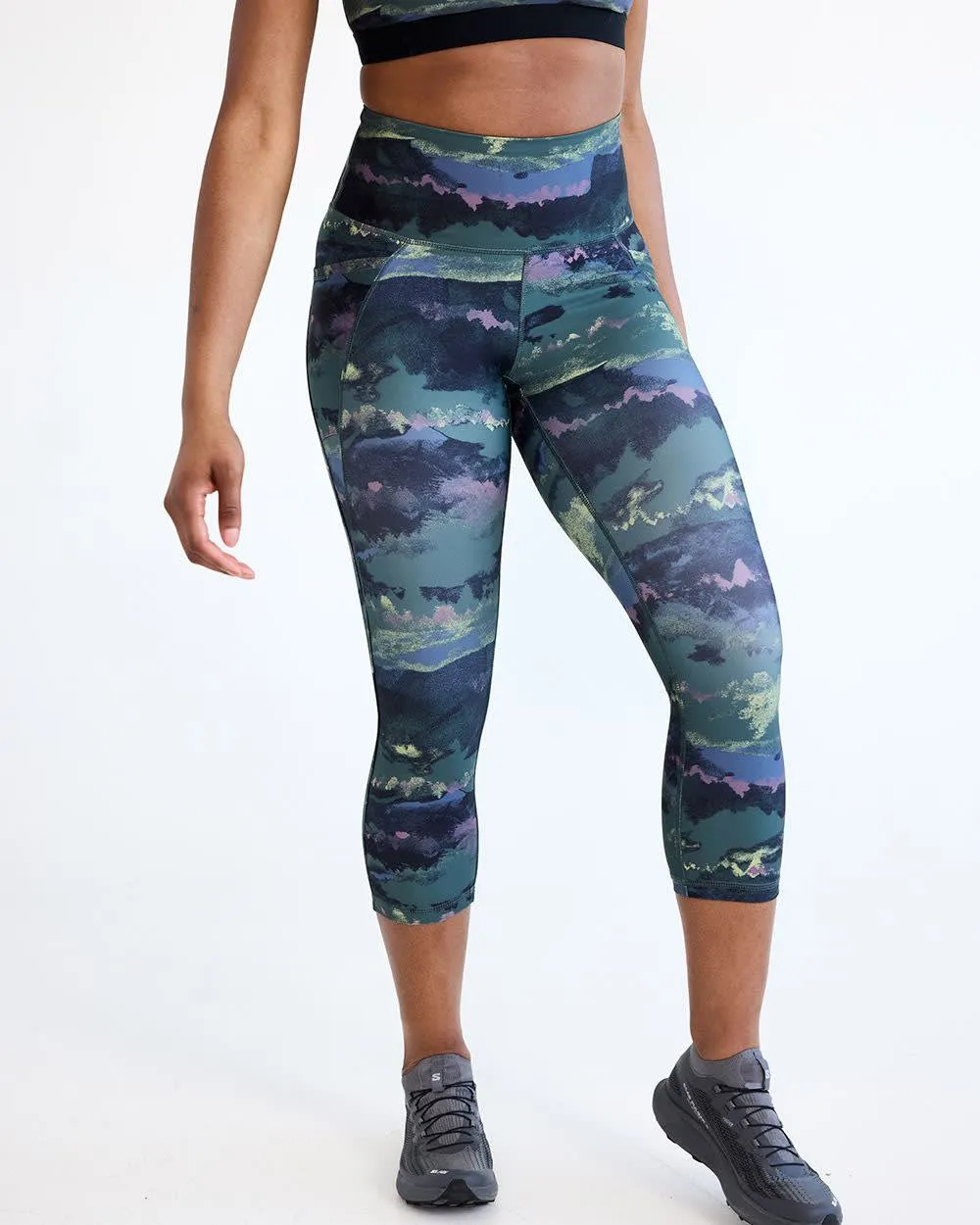High-Rise Pulse Capri Legging with Pockets - Hyba sold by Reitmans product image thumbnail 4