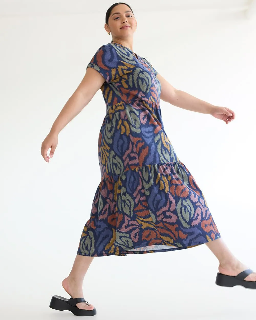 Short-Sleeve Tiered Midi Dress with Split Neckline sold by Reitmans product image thumbnail 3