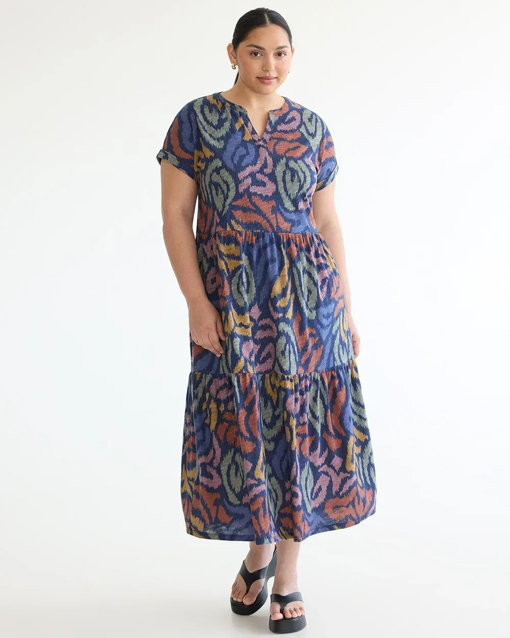 Short-Sleeve Tiered Midi Dress with Split Neckline sold by Reitmans product image thumbnail 5