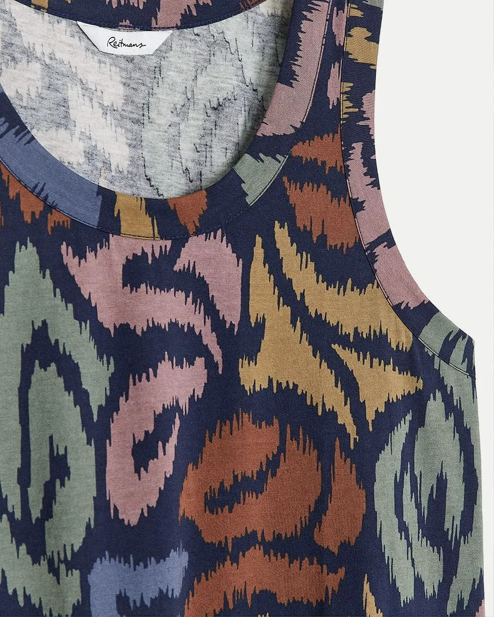 Tank wih Scoop Neckline sold by Reitmans product image thumbnail 4