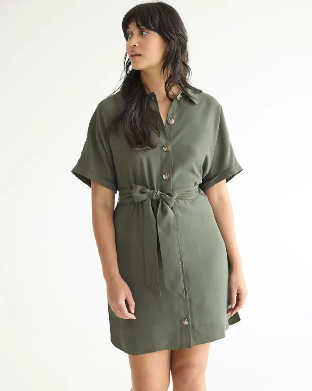 Short-Sleeve Buttoned-Down Shift Dress sold by Reitmans