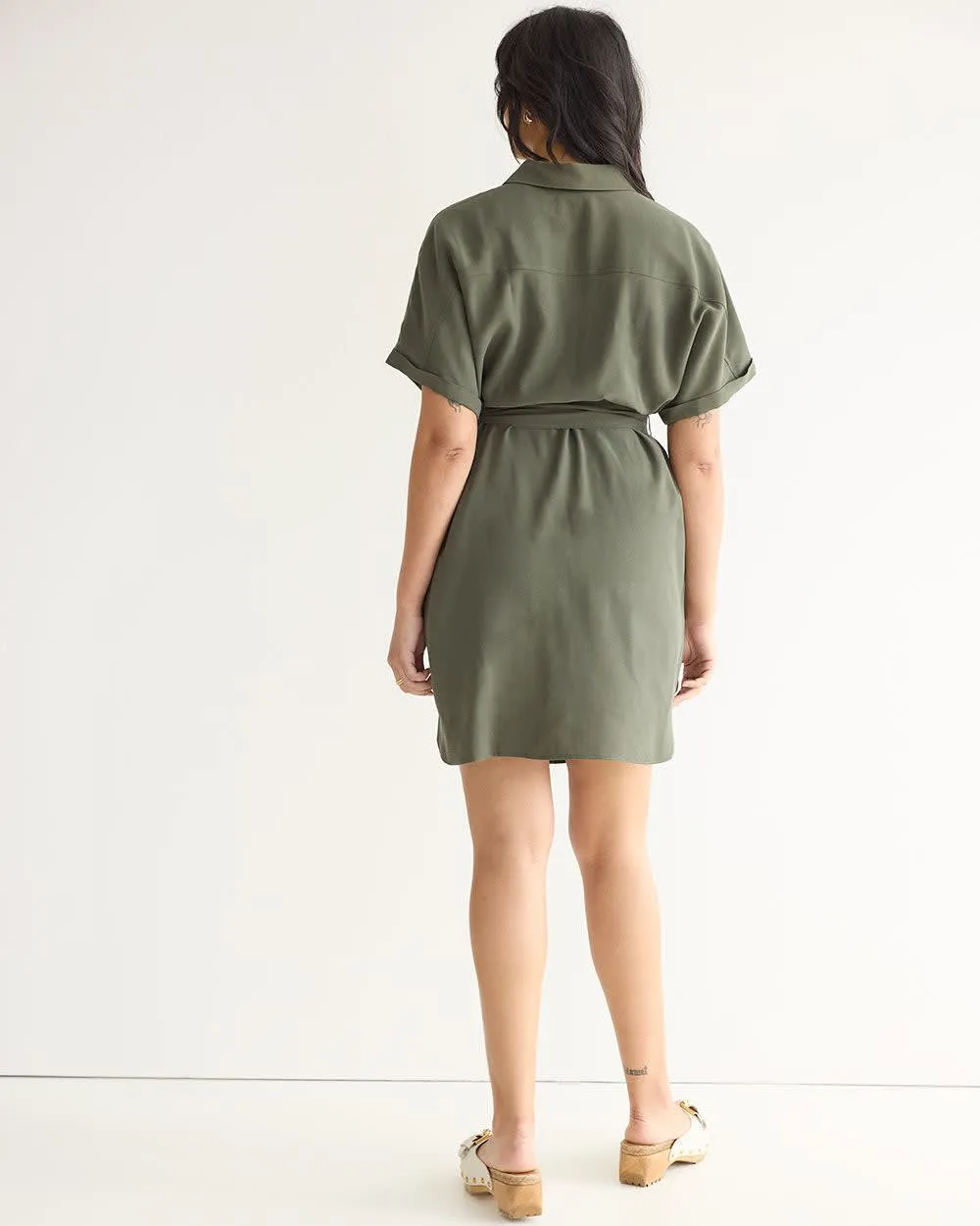 Short-Sleeve Buttoned-Down Shift Dress sold by Reitmans product image thumbnail 2