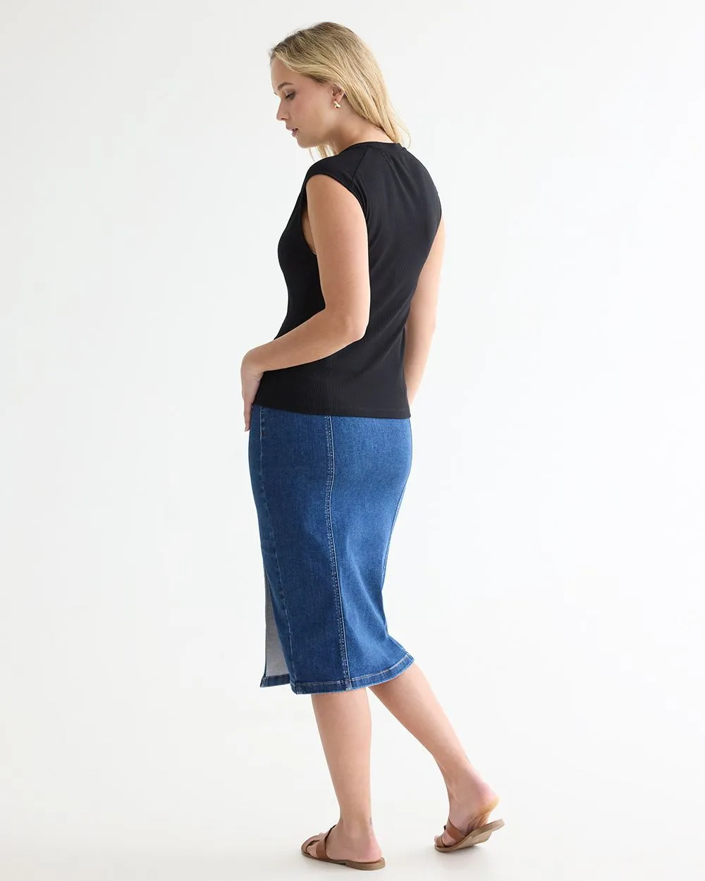 Extended-Sleeve Scoop-Neck Ribbed Tee sold by Reitmans product image thumbnail 2