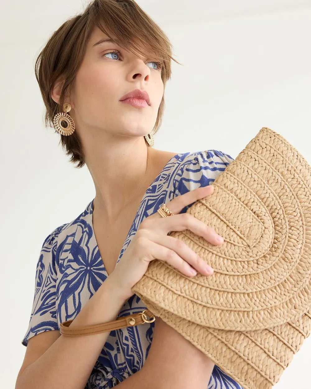 Straw Clutch with Wristlet sold by Reitmans product image thumbnail 2