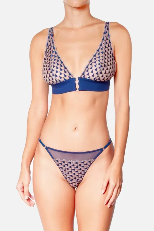 HUIT - Dancing Queen - String sold by Reitmans