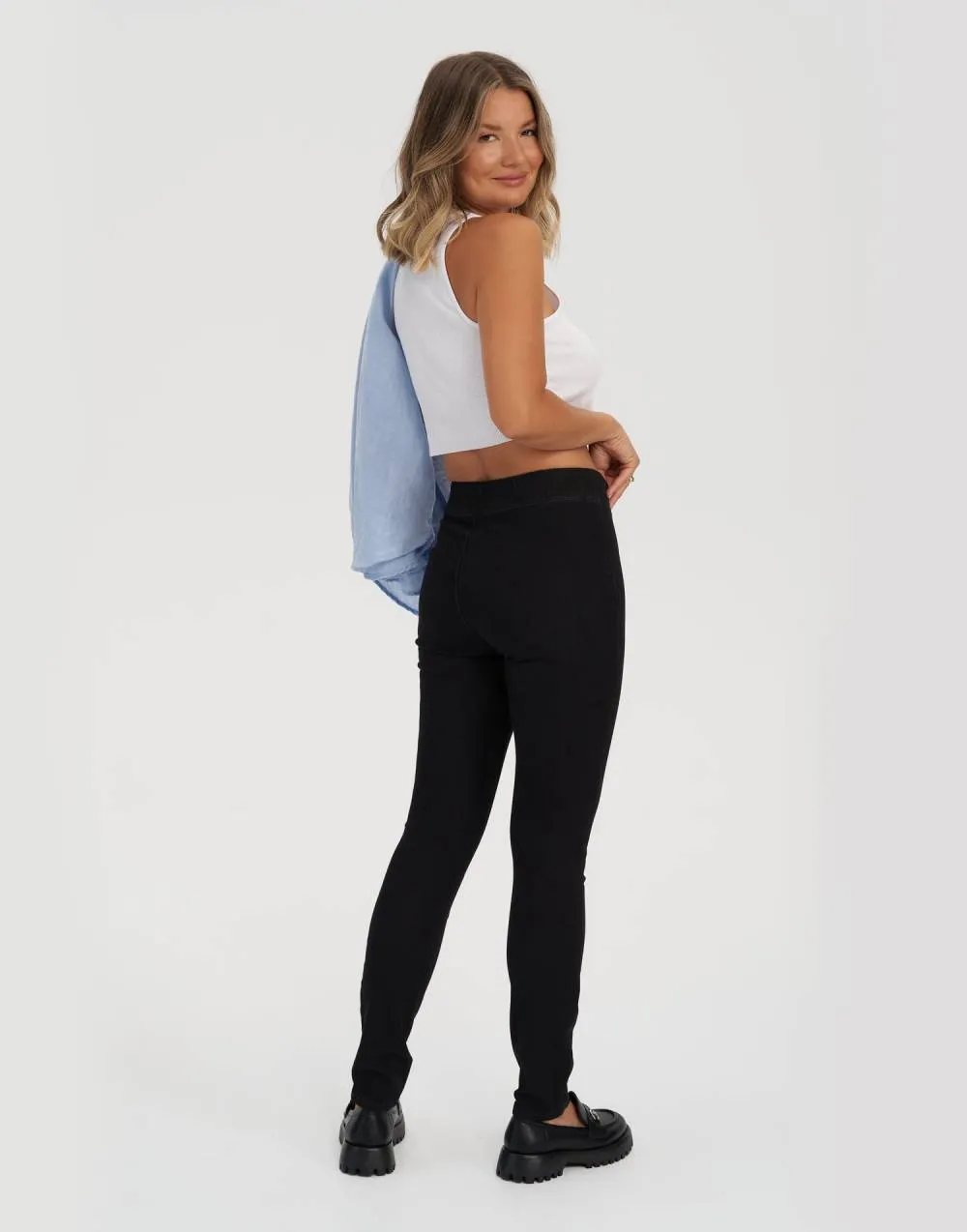 Yoga Jeans- High Rise Pull-On Skinny sold by Reitmans product image thumbnail 4
