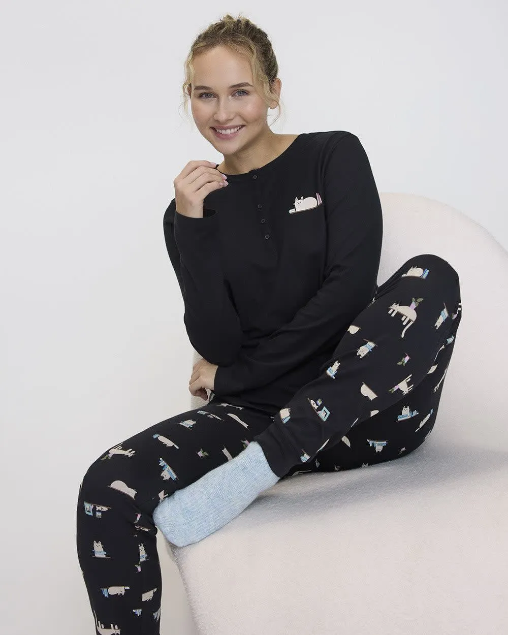 Long-Sleeve Top and Jogger Cotton Pyjama Set sold by Reitmans