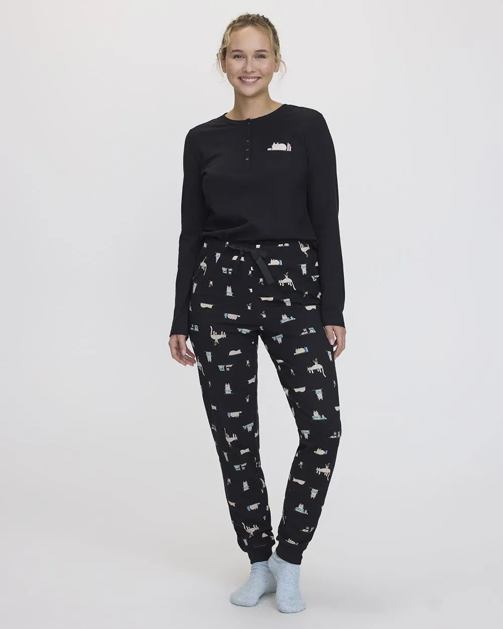 Long-Sleeve Top and Jogger Cotton Pyjama Set sold by Reitmans product image thumbnail 3